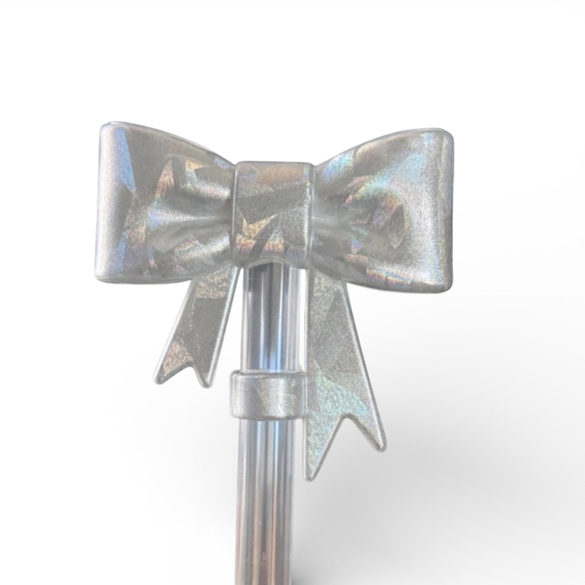 Next Nirvana silver diamond-textured 3D silicone bow straw topper for tumblers